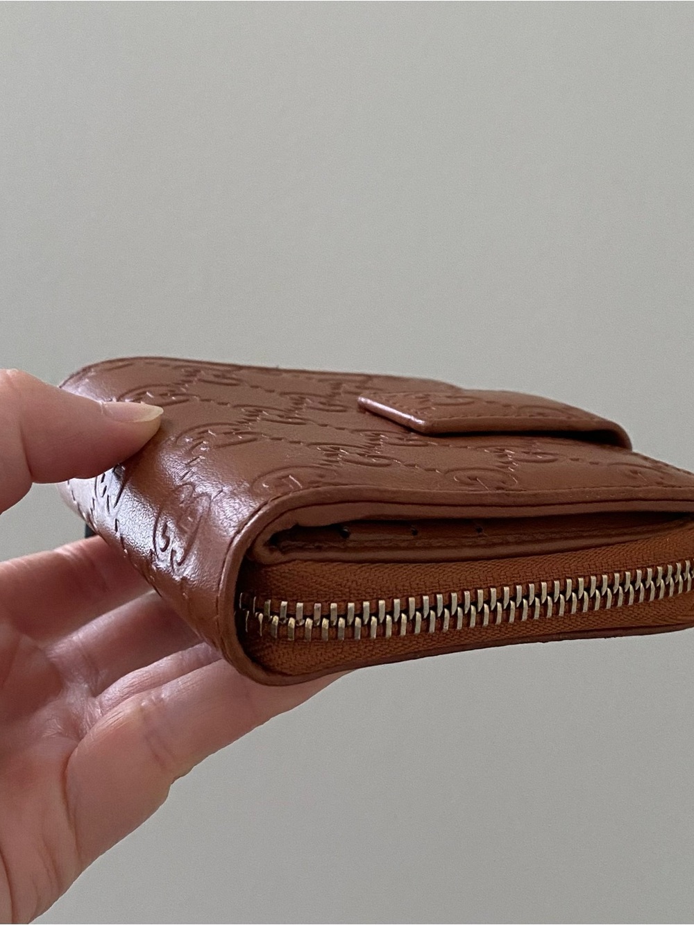 Gucci Guccissima GG monogram Tan Brown Embossed Leather Bi-fold Compact Wallet - Picture 4 of 16